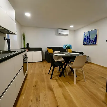 Poseidon Apartment Izola Exterior photo